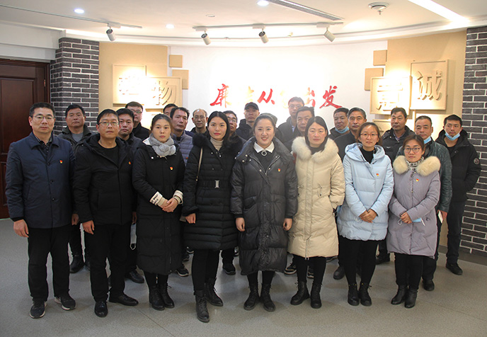 博農集團組織中層副職以上黨員干部參觀 市反腐倡廉警示教育基地和“廉潔從家出發(fā)”示范館